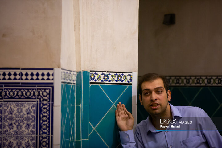 تئاتر «حاجی فیروزها امسال دیرتر می‌رسند»