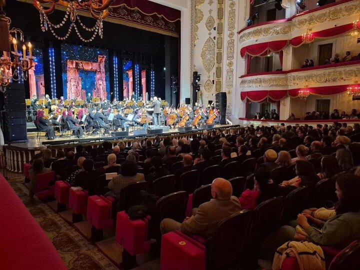کاروان بزرگ فرهنگی ایران به کازان روسیه رسید