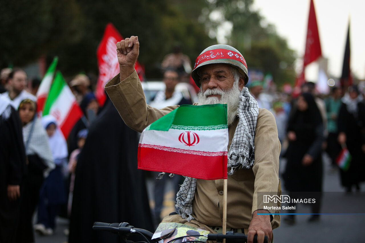 امروز نصف‌جهان میدان جانفدایان وطن است