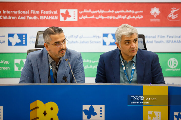 نشست هم‌اندیشی دبیر سی‌وهشتمین جشنواره فیلم کودک و اصحاب رسانه