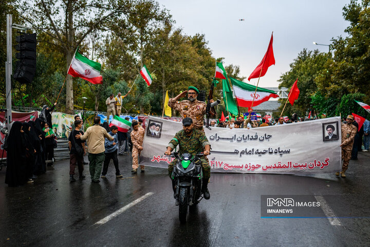 فیلم| بام ایران با حضور ۳۰ هزار نفر، صحنه برگزاری رزمایش «جان‌فدایان» شد