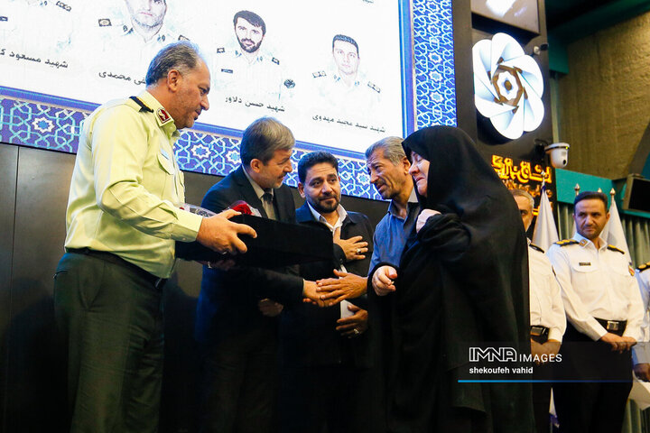 همایش تجلیل از نمونه‌های ترافیکی استان اصفهان