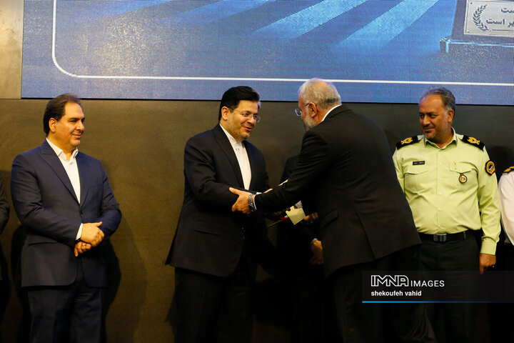 همایش تجلیل از نمونه‌های ترافیکی استان اصفهان
