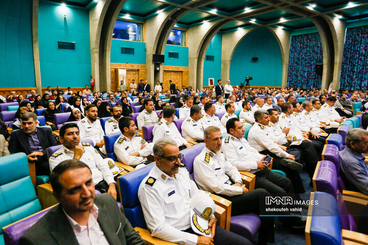 همایش تجلیل از نمونه‌های ترافیکی استان اصفهان