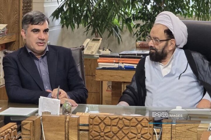 ۲۲۰ شب میدان‌داری فرهنگی در منطقه ۱۵ اصفهان؛ تعامل با مردم ادامه دارد