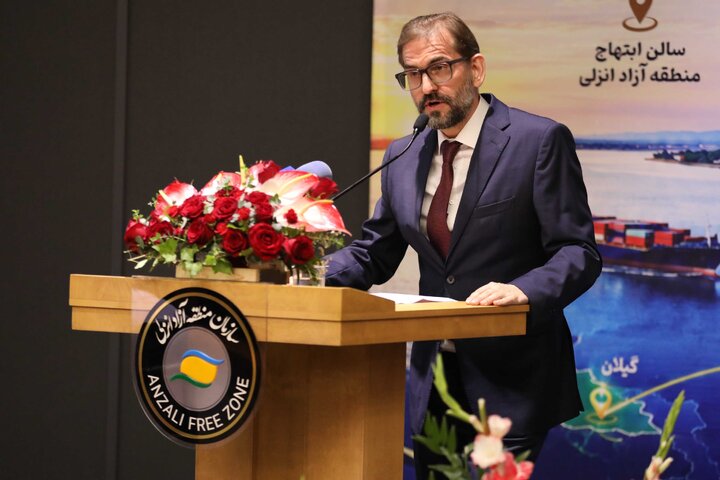 تأکید سرکنسول روسیه بر تقویت مناسبات اقتصادی و تجاری با ایران