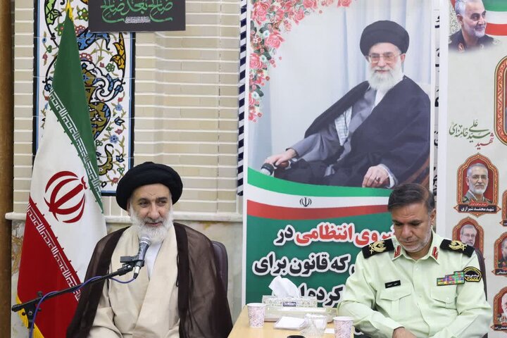 مردم‌داری و اخلاق باید در رفتار پلیس نمود داشته باشد
