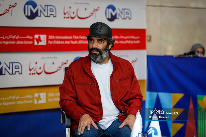 منوچهر هادی، هنرمند