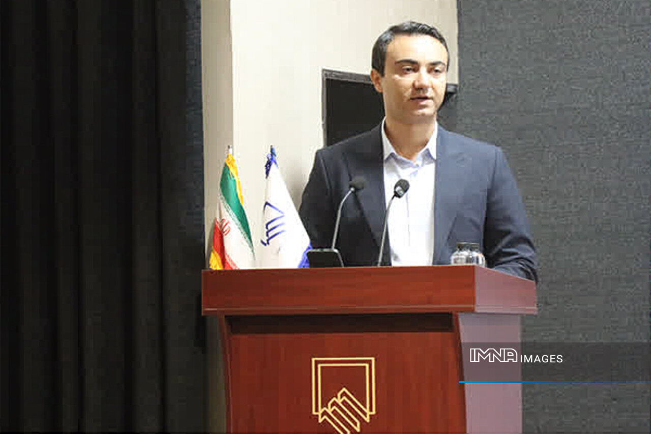 شهر دوستدار کودک از خانه آغاز میشود، نه از پارک/ حیاطها پارکینگ و بازی کودکان فراموش شد