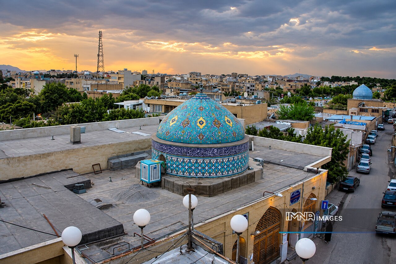 از صاحب‌بن‌عباد تا دیگ‌های غذای روزهای جنگ؛ طوقچی را این طور ندیده‌اید