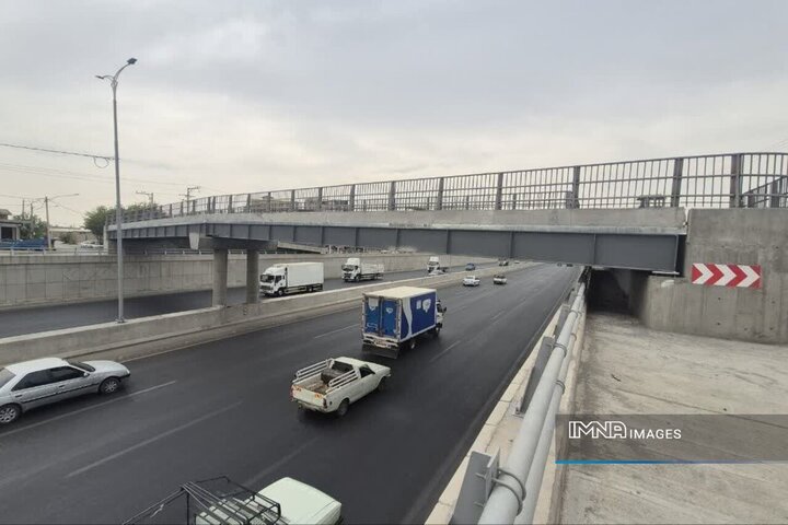بهره‌برداری از پل عابر پیاده رینگ چهارم برای تردد ایمن شهروندان منطقه ۱۵ اصفهان