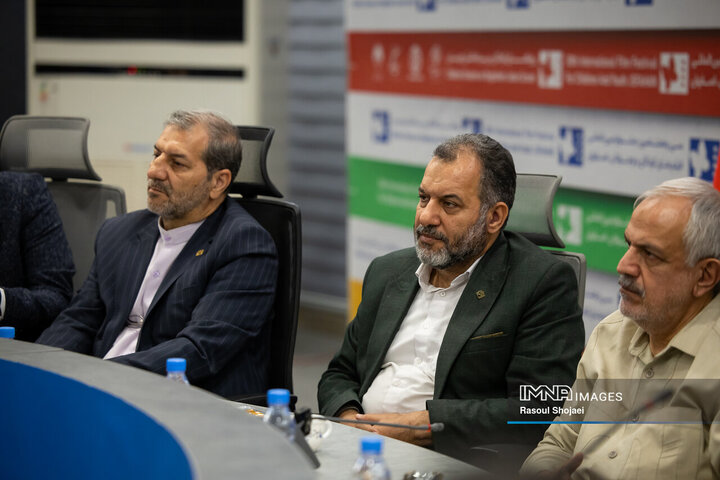 آیین امضای تفاهم‌نامه دبیرخانه دائمی جشنواره بین‌المللی فیلم‌های کودکان و نوجوانان