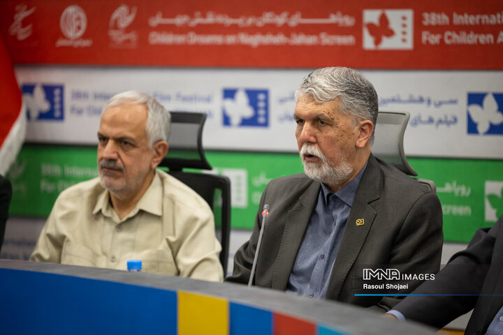 آیین امضای تفاهم‌نامه دبیرخانه دائمی جشنواره بین‌المللی فیلم‌های کودکان و نوجوانان