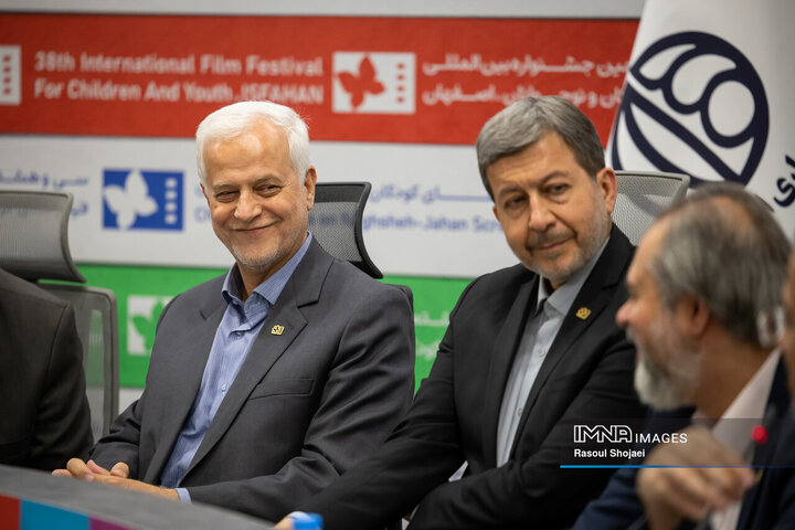 آیین امضای تفاهم‌نامه دبیرخانه دائمی جشنواره بین‌المللی فیلم‌های کودکان و نوجوانان