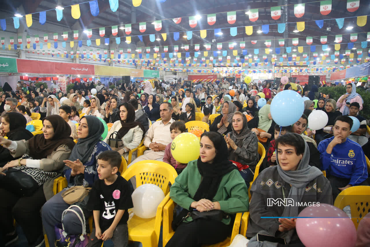 برپایی جشنواره بازی هفت‌سنگ در شهر مینونشان/ برنامه‌های هفته کودک محله‌محور است