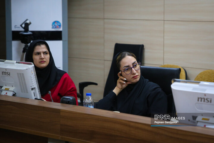نشست خبری مدیرکل پست استان اصفهان