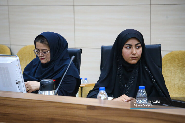 نشست خبری مدیرکل پست استان اصفهان