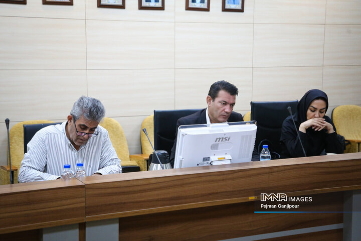 نشست خبری مدیرکل پست استان اصفهان