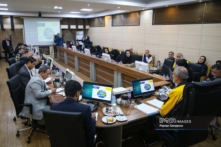 نشست خبری مدیرکل پست استان اصفهان