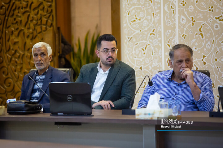 نشست نخبگانی «روز زاینده‌رود»