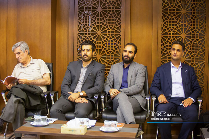 نشست نخبگانی «روز زاینده‌رود»