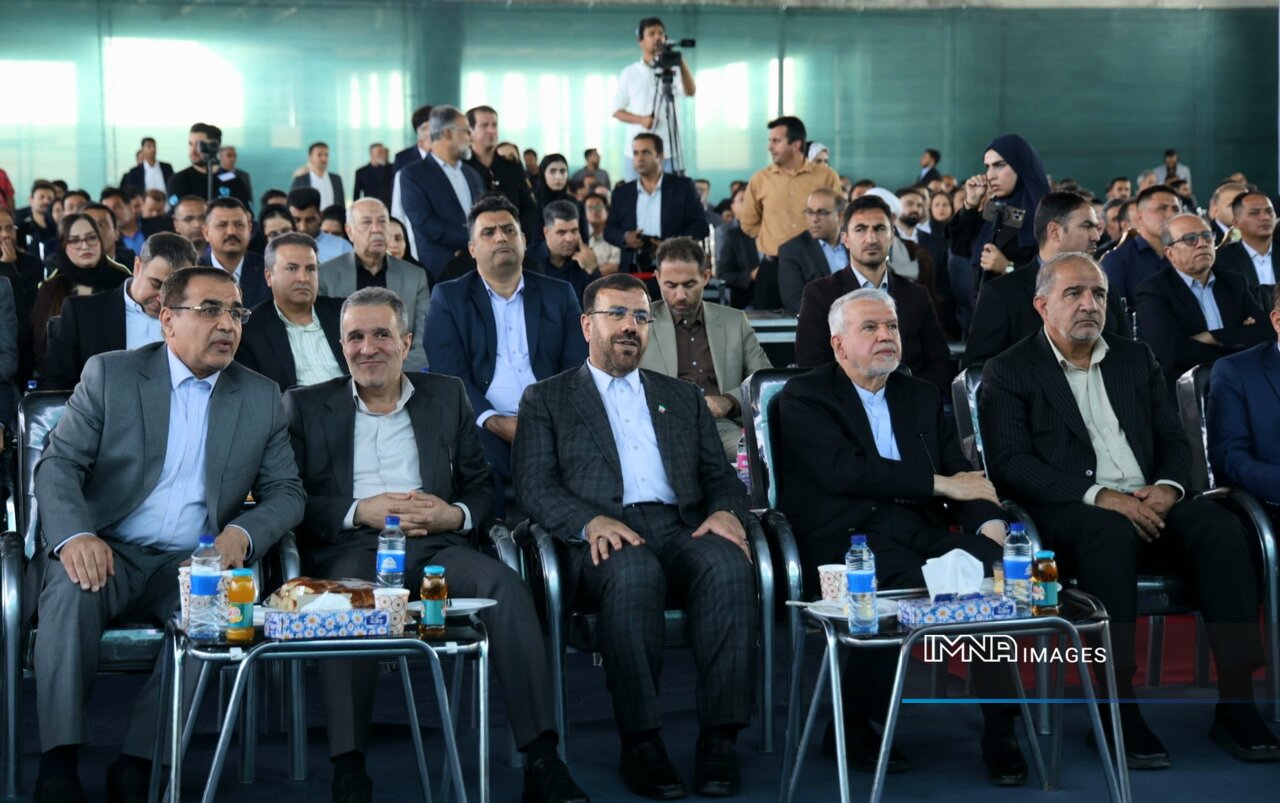برای سرمایه‌گذاران فرش قرمز پهن می‌کنیم