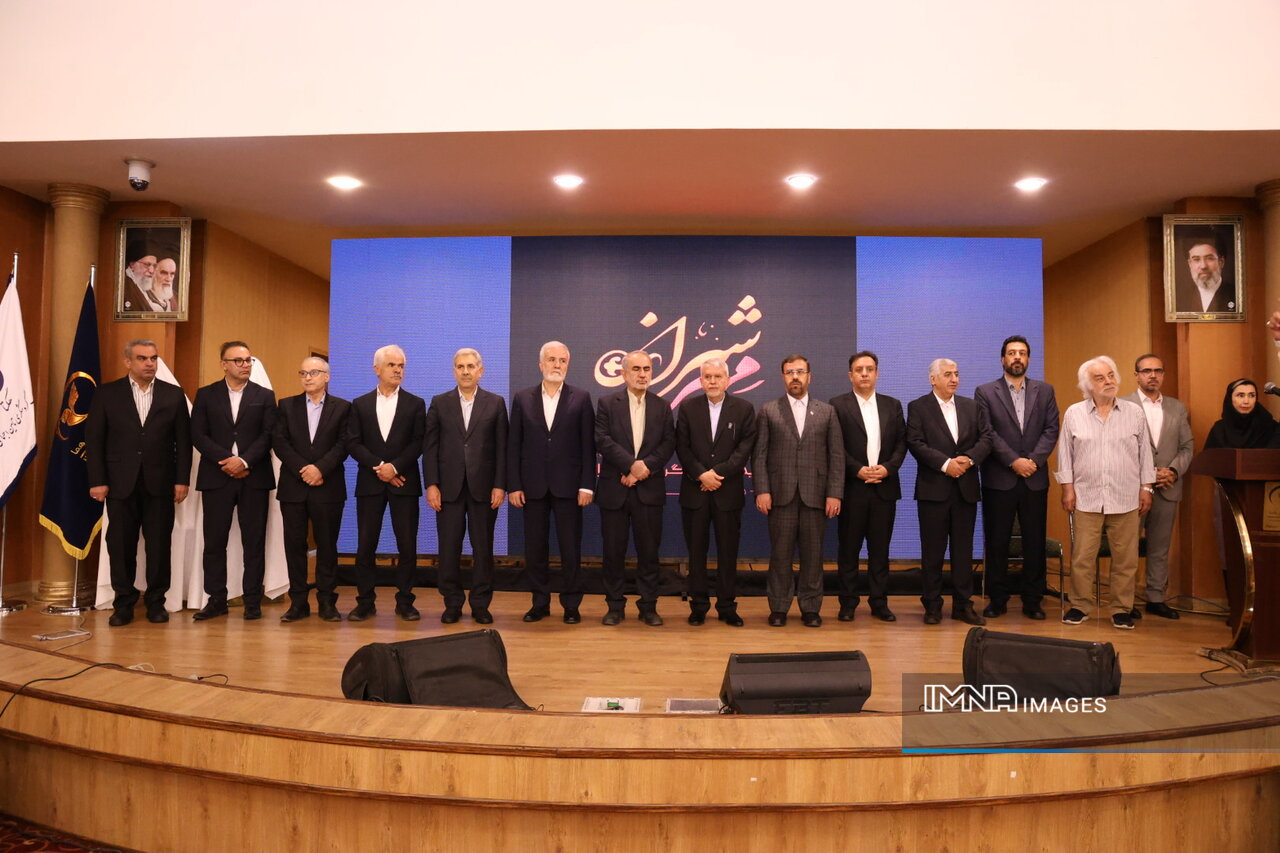 عبور گردشگری فارس از دوگانه شیراز و تخت‌جمشید/توسعه متوازن سفر نیازمند تفویض اختیار به است