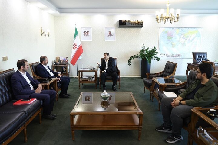 دیدار مدیرعامل پرسپولیس و رئیس شورای عالی استان‌ها با وزیر ورزش و جوانان