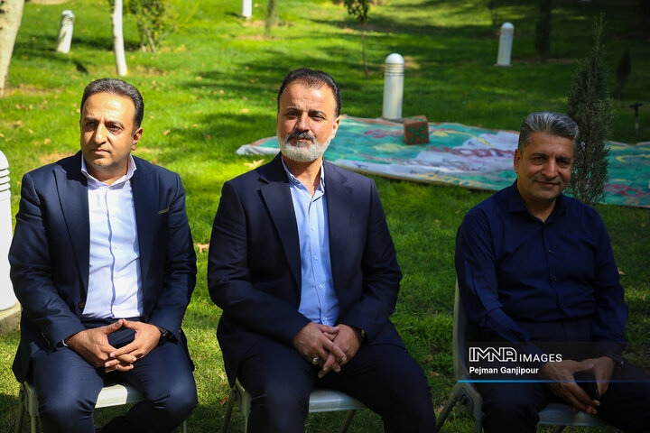 دورهمی بازنشستگان شهرداری اصفهان