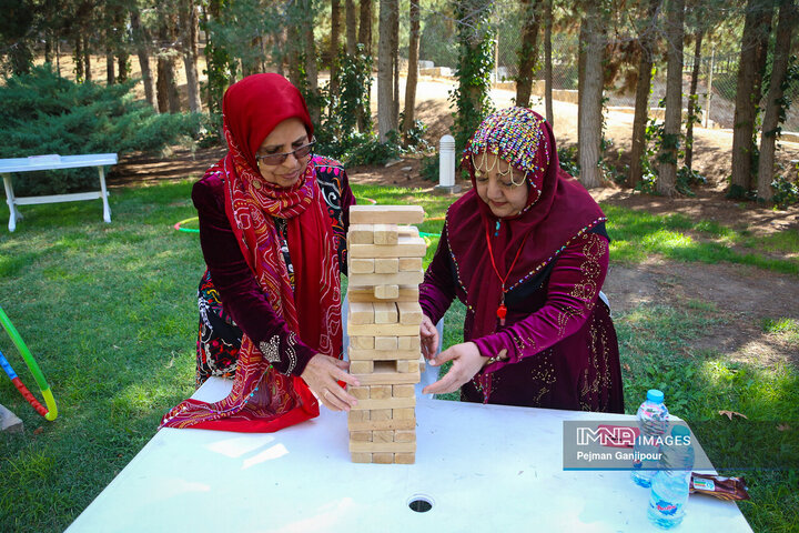 دورهمی بازنشستگان شهرداری اصفهان