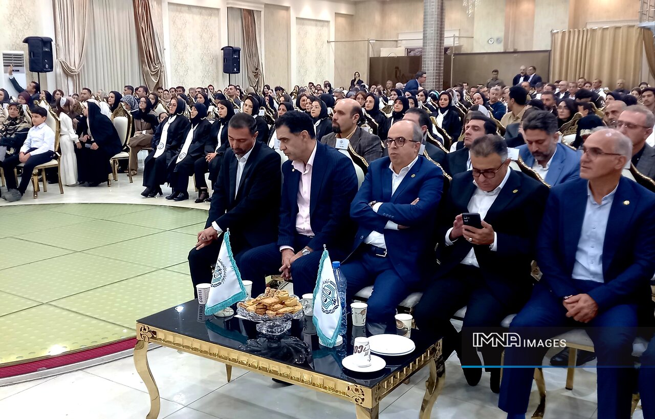 سوگند وکالت عهد با عدالت و قانون است