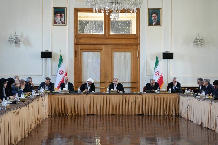 دیدار مجمع نمایندگان استان تهران با وزیر امور خارجه
