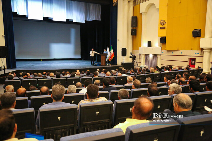 دوره آموزشی رانندگان حمل‌و‌نقل بار شهری اصفهان