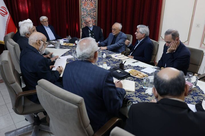 عارف: سال جاری واردات بنزین نخواهیم داشت