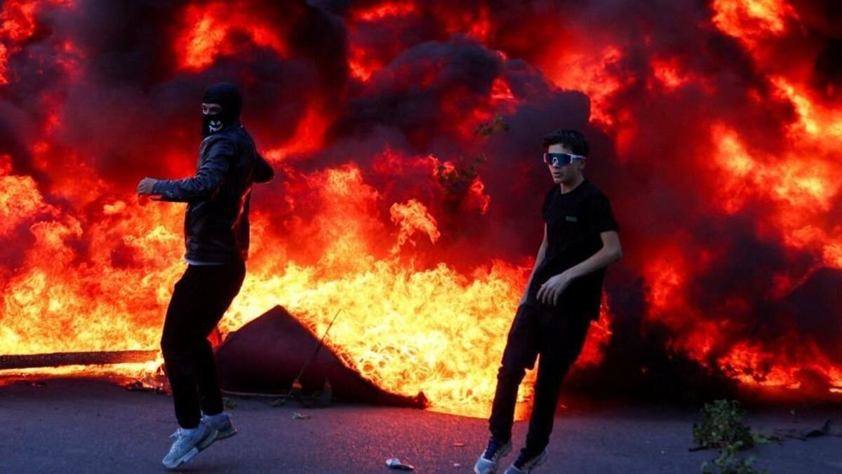 معترضان در آلبانی ساختمان‌های دولتی را به آتش کشیدند