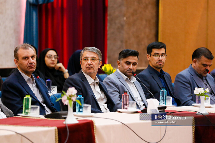 نشست فصلی مسئولان دفاتر شهرداری اصفهان
