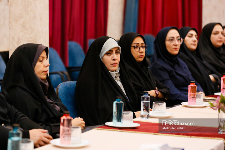 نشست فصلی مسئولان دفاتر شهرداری اصفهان