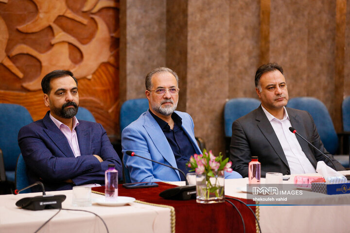 نشست فصلی مسئولان دفاتر شهرداری اصفهان