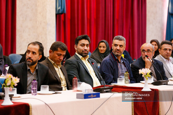 نشست فصلی مسئولان دفاتر شهرداری اصفهان
