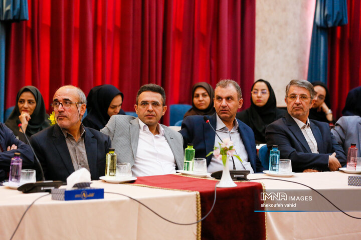 نشست فصلی مسئولان دفاتر شهرداری اصفهان