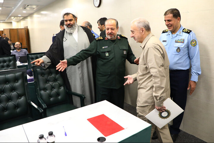 وزارت دفاع در ایستگاه رأی اعتماد؛ چشم‌انداز تقویت قدرت دفاعی ایران