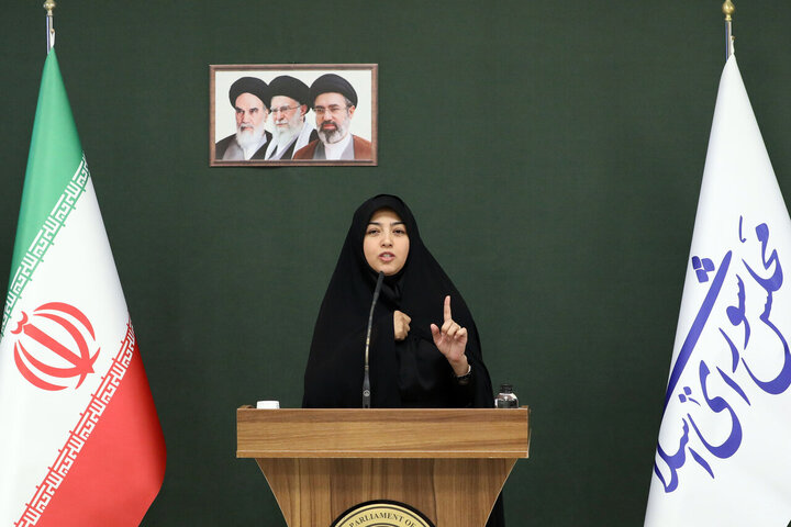 گزارش کمیسیون صنایع در مورد صلاحیت وزیر پیشنهادی دفاع/ موافقت کمیسیون با برنامه‌های اخلاقی