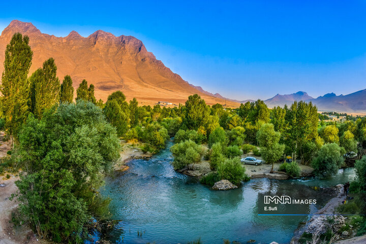 مرکزیِ ایران در قاب تصویر؛ روایت سرزمین مفاخر، طبیعت و صنعت