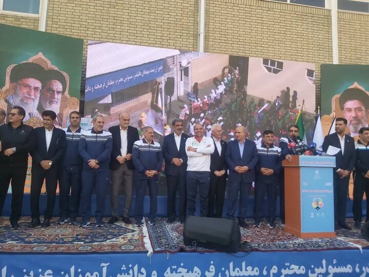 تاج: افتتاح ۴۰۰۰ زمین چمن مصنوعی، ظرفیت بزرگی برای توسعه فوتبال کشور است