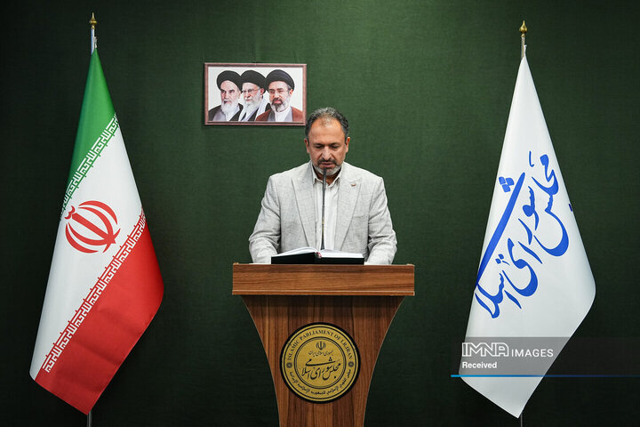 جلسه رأی اعتماد نمایندگان به وزیر پیشنهادی دفاع و پشتیبانی نیروهای مسلح