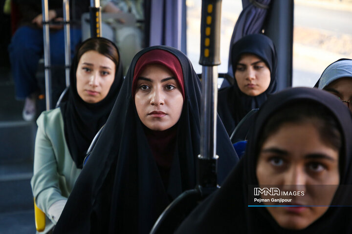 بازدید جمعی از دانشجویان دانشگاه اصفهان از پروژه‌های شهرداری