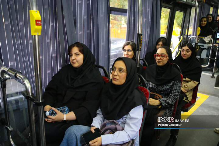 بازدید جمعی از دانشجویان دانشگاه اصفهان از پروژه‌های شهرداری