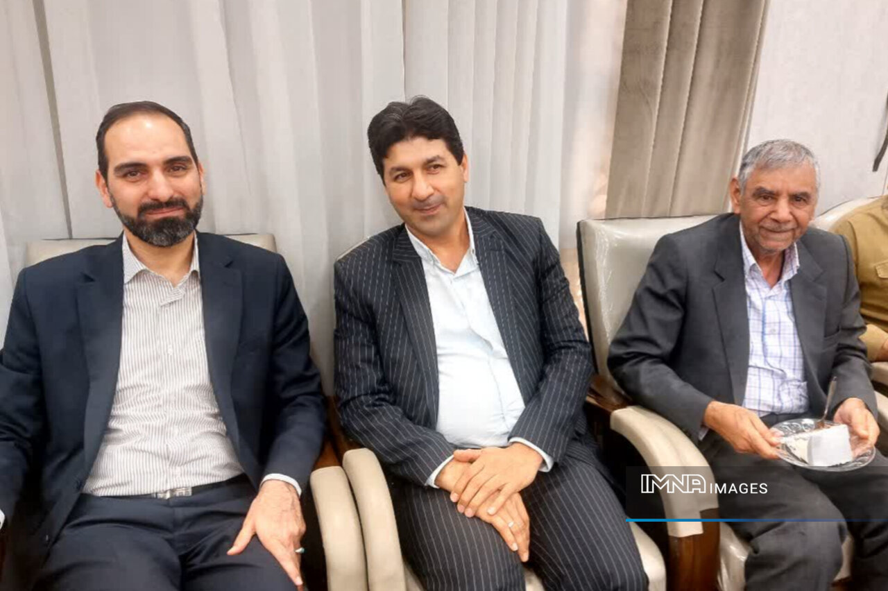 تعامل شهرداری و شرکت برق برای رفع مشکلات شهروندان