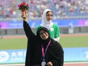 دختر نقره‌ای ایران با چادر روی سکو رفت + فیلم