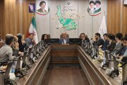 دانش‌آموزان برتر دانش خود را در خدمت جامعه به کار بگیرند